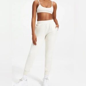 Good American Good Waist Cotton Terry Joggers - Bone001
$75 nwot size XS